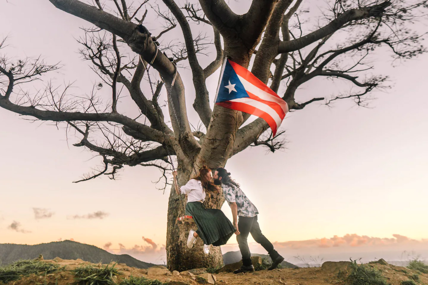 DeBÍ TiRAR MáS FOToS: no como un álbum más, sino como una puerta de entrada a Puerto Rico.