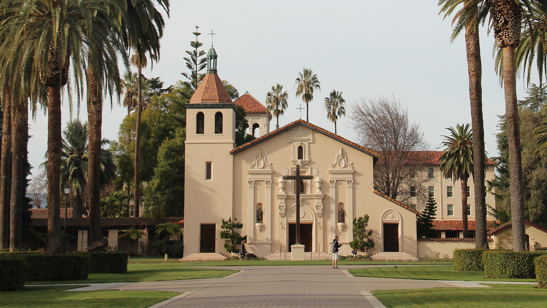 Santa Clara es una ciudad que combina innovación tecnológica con una escena gastronómica diversa.