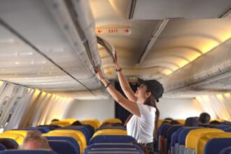 ¿Qué SÍ puedes llevar en el equipaje de mano en un avión?