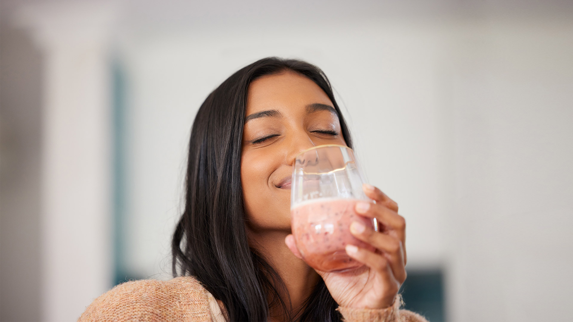 La nutricosmética parte de una idea sencilla: la piel, el cabello y las uñas también reflejan lo que pasa dentro del cuerpo.