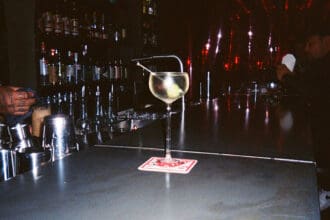 Descubre el bar en la Juárez donde te bebes el horóscopo chino
