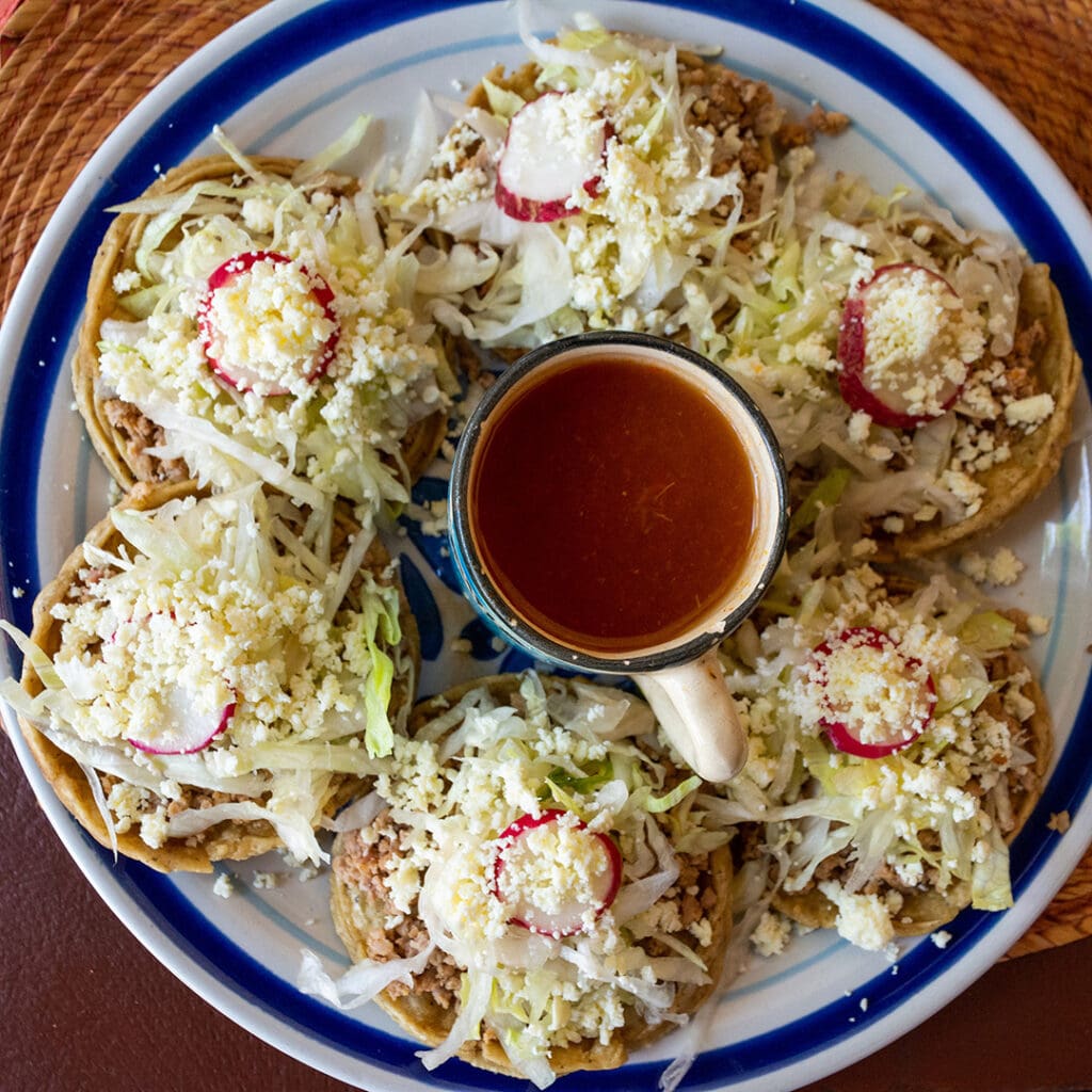 Sopitos, comida típica de Colima