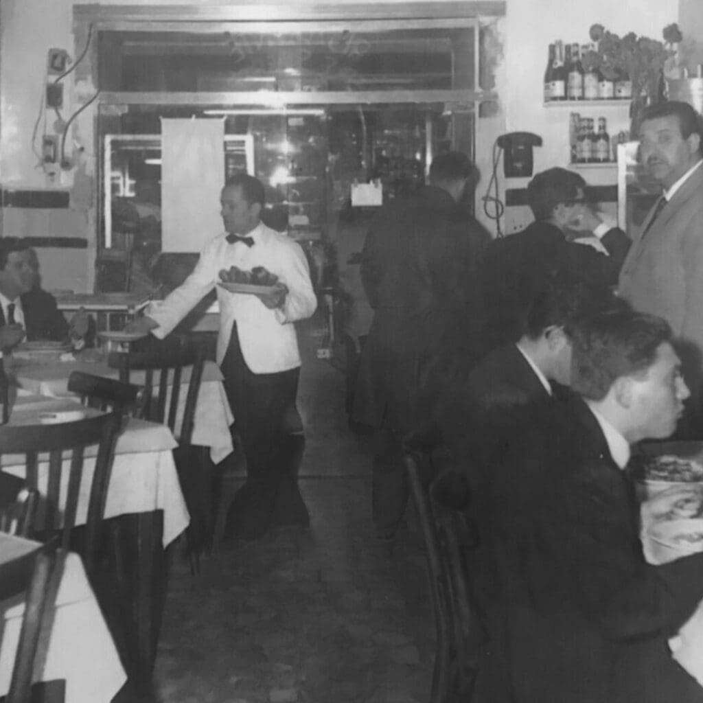 Antica Pizzeria Port'Alba, considerada la primer pizzería del mundo.