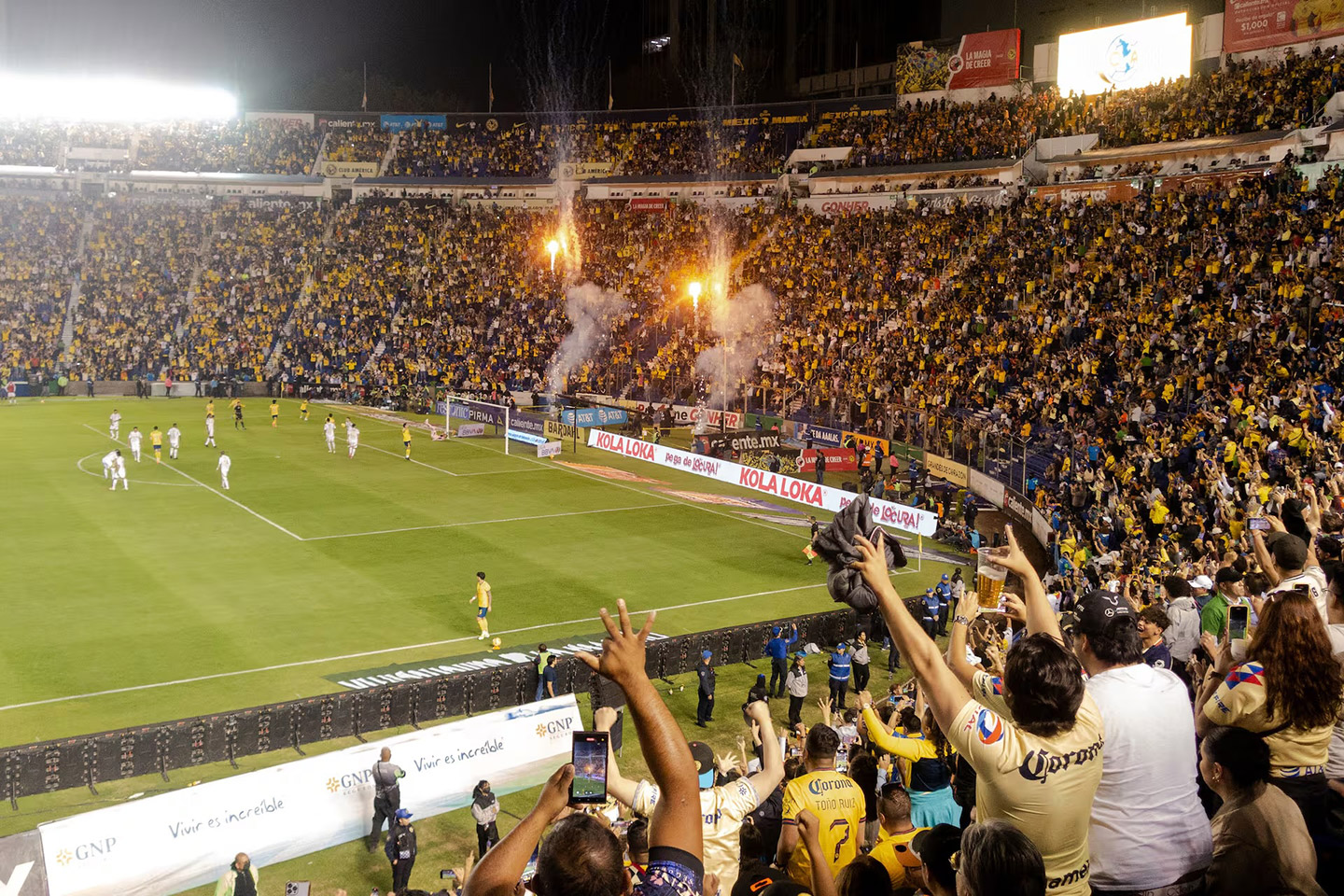 experiencias_futboleras_Airbnb_partido_estadio Incluye boletos para el partido inaugural de la Copa Mundial 2026.