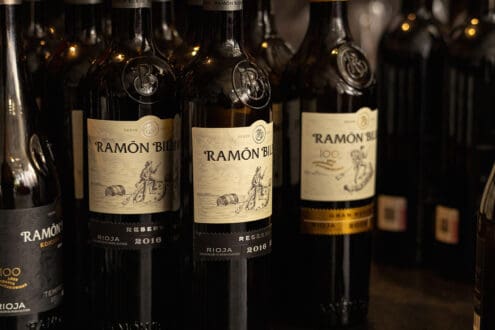 6 vinos Ramón Bilbao que enaltecen las regiones vinícolas de España