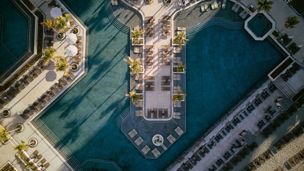 Guía completa de Marriott Puerto Vallarta: gastronomía y lujo renovado