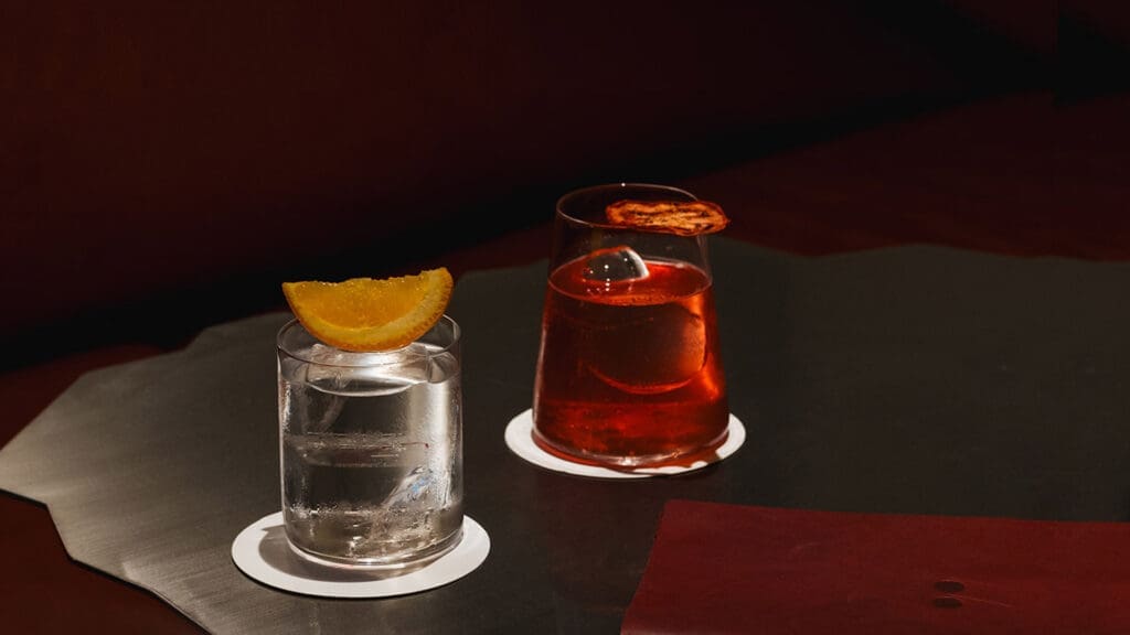 Shhh: el listening bar donde hablar bajito es la regla