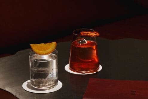 Shhh: el listening bar donde hablar bajito es la regla