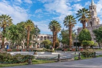 Qué hacer en Arequipa: una guía para viajar entre volcanes, sabor y cultura andina