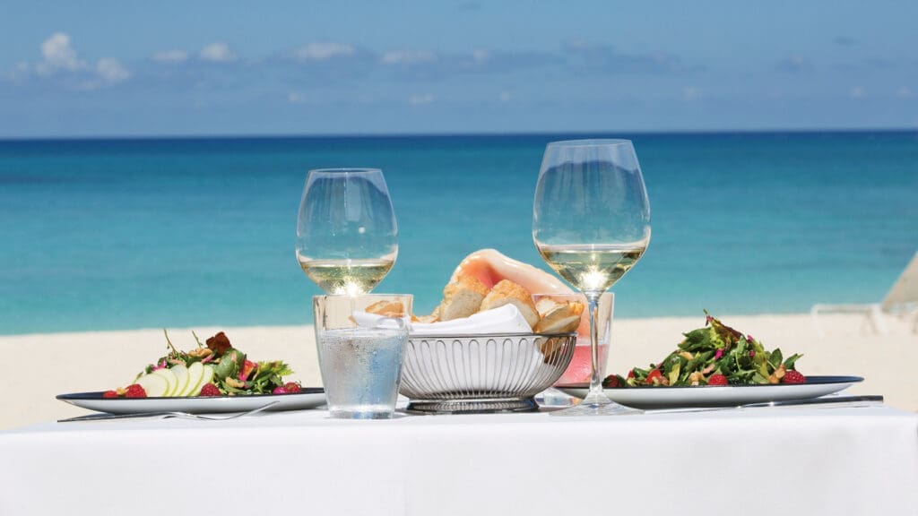 Islas Caimán: un destino gastronómico para descubrir festivales, restaurantes y sabores del Caribe