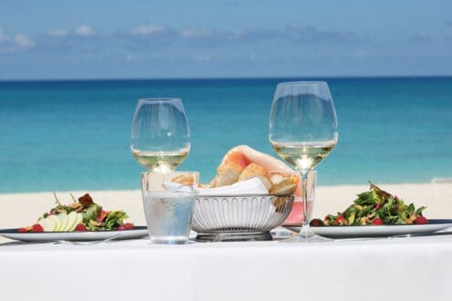Islas Caimán: un destino gastronómico para descubrir festivales, restaurantes y sabores del Caribe