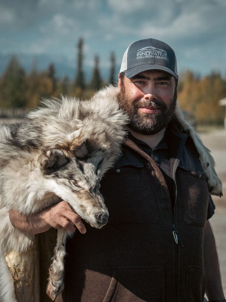 Turismo indígena en Alberta, Canadá: Fallen Mountain Heli-Tour