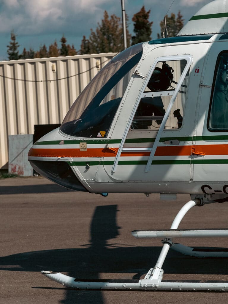 Turismo indígena en Alberta, Canadá: Fallen Mountain Heli-Tour