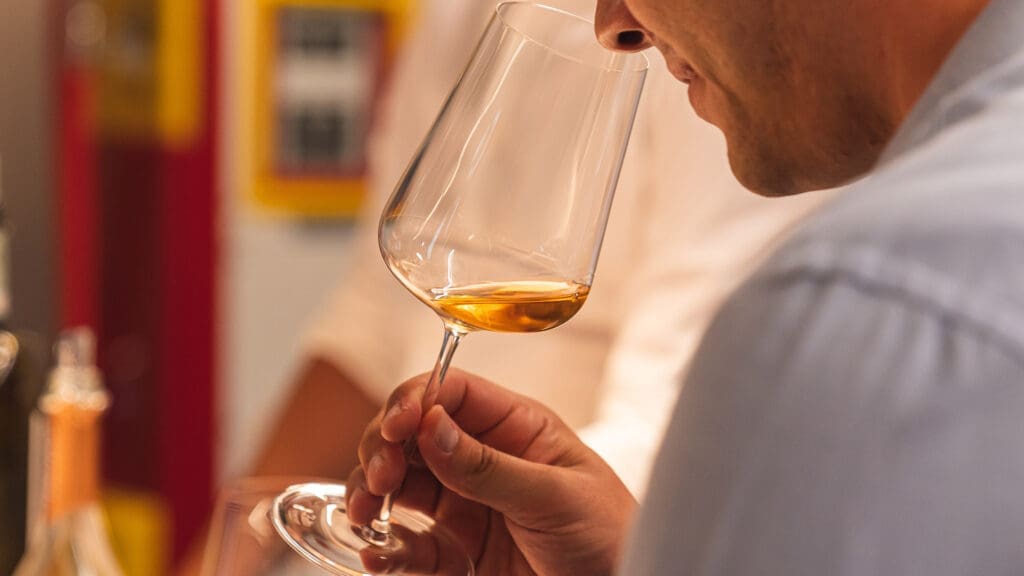 El boom del vino naranja: te decimos qué lo hace tan especial