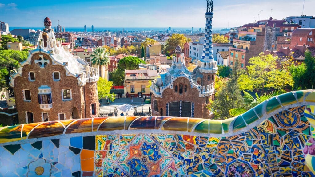 Barcelona se viste de fiesta para celebrar 100 años de Gaudí