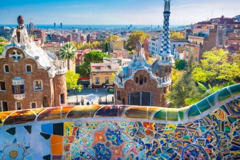 Barcelona se viste de fiesta para celebrar 100 años de Gaudí