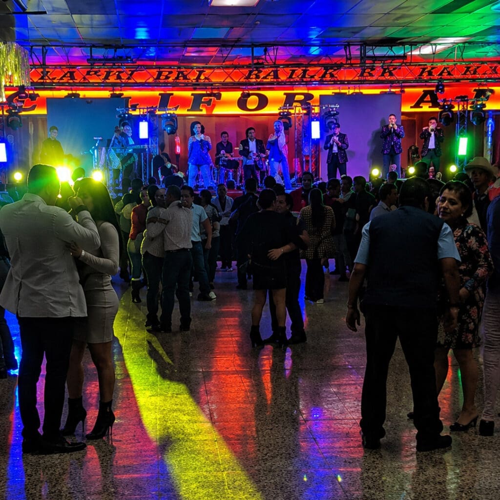Salón California Dancing Club.