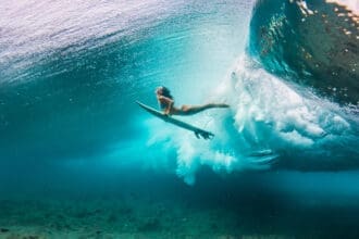 ¿Surf? Conoce los 5 lugares con las olas más altas del mundo