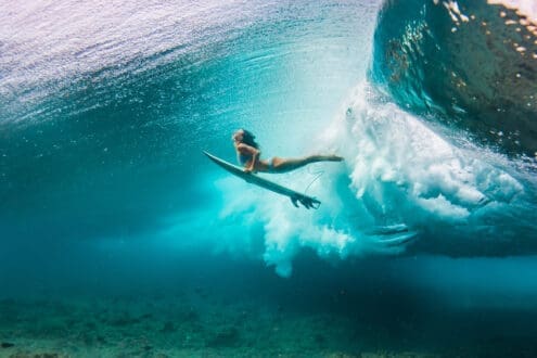 ¿Surf? Conoce los 5 lugares con las olas más altas del mundo