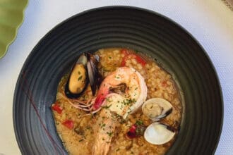 El Trujal: el restaurante mediterráneo que convierte el aceite de oliva en toda una experiencia