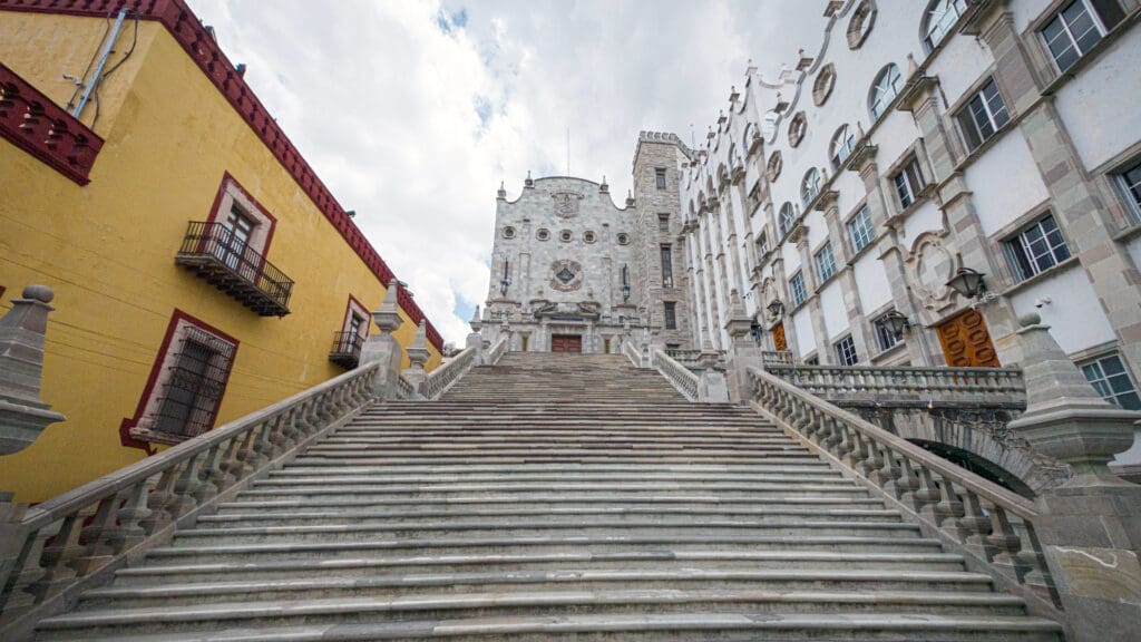 Templos, teatros y minas: el patrimonio cultural y arquitectónico de Guanajuato