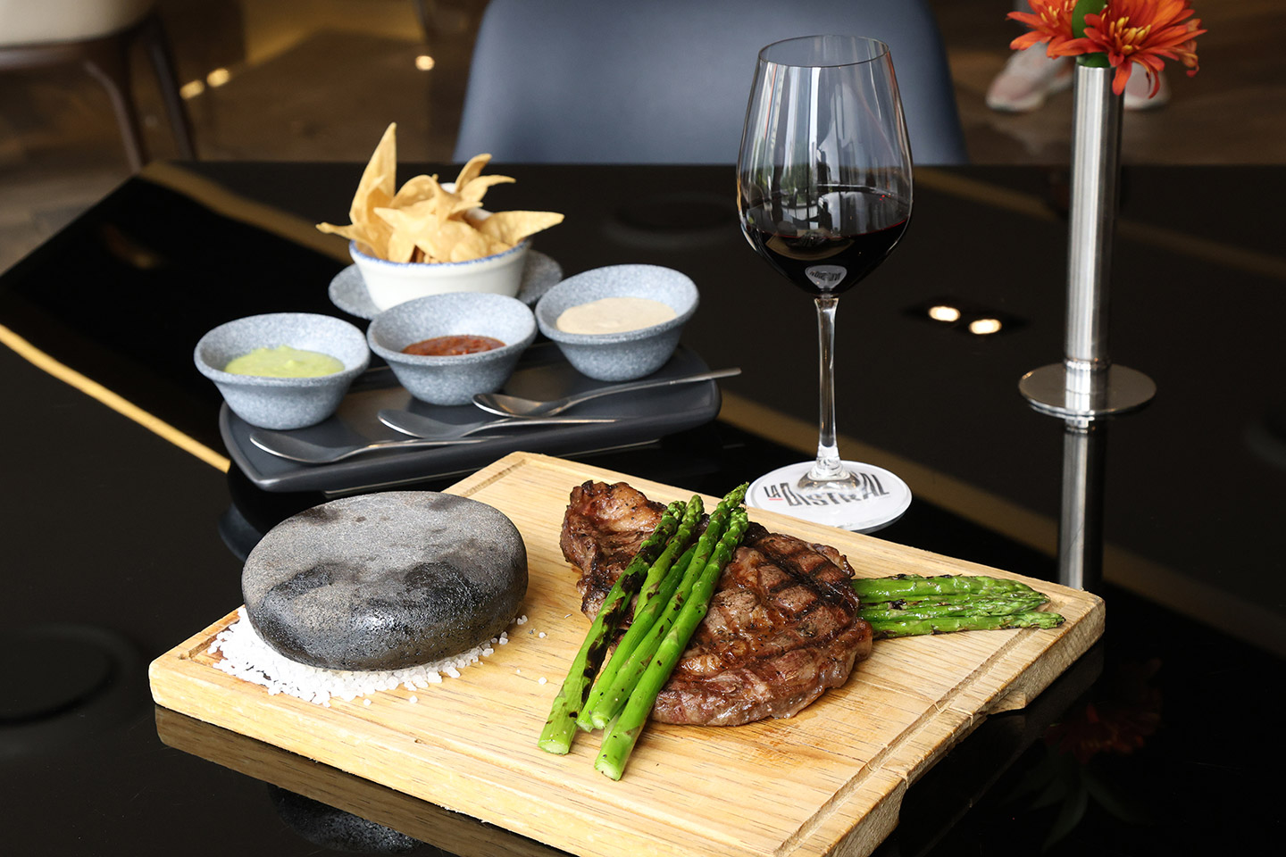 Posadas_restaurantes_carne_Distral_1