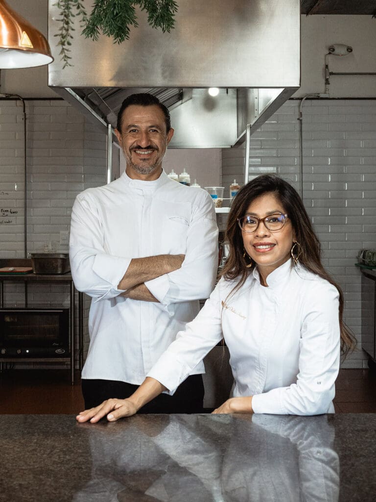 Chefs Nidia Sánchez y Ulises González, del restaurante Yerba Santa