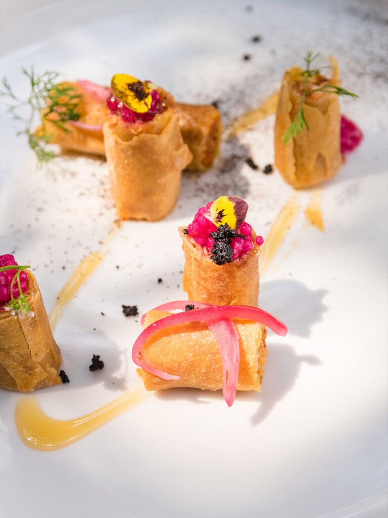 Flautas cochito, platillo del restaurante Yerba Santa