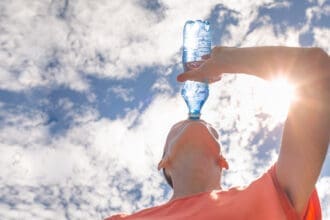 ¿Qué hacer durante una ola de calor si estás de viaje? Sigue estos consejos