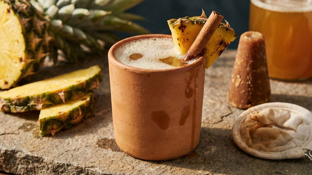 Tepache: qué es, de dónde viene y cómo prepararlo en casa