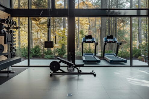 Equipos de gimnasio en casa para entrenar como un profesional