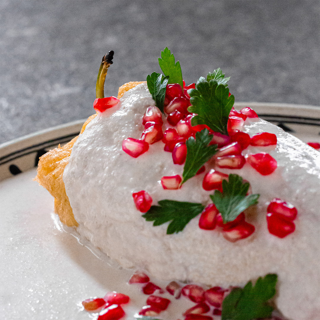 Chiles_en_nogada_Puebla_La_Purificadora_cuadrada