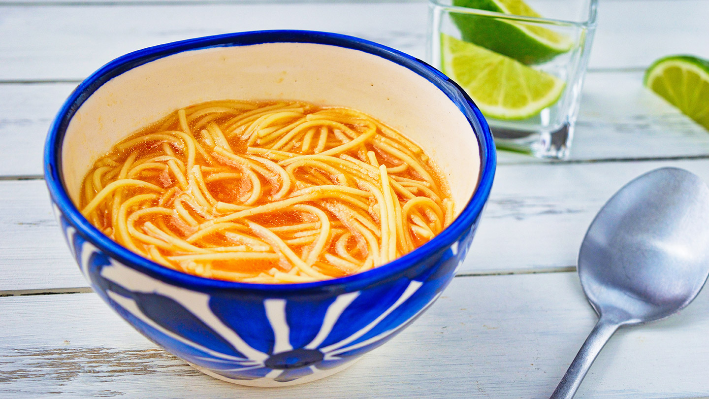 Sopa de fideo.
