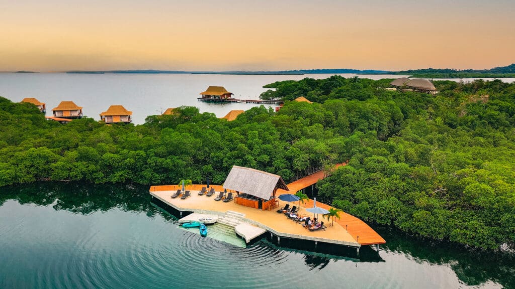 Este hotel en Panamá busca reconstruir el sistema de arrecifes de Bocas del Toro