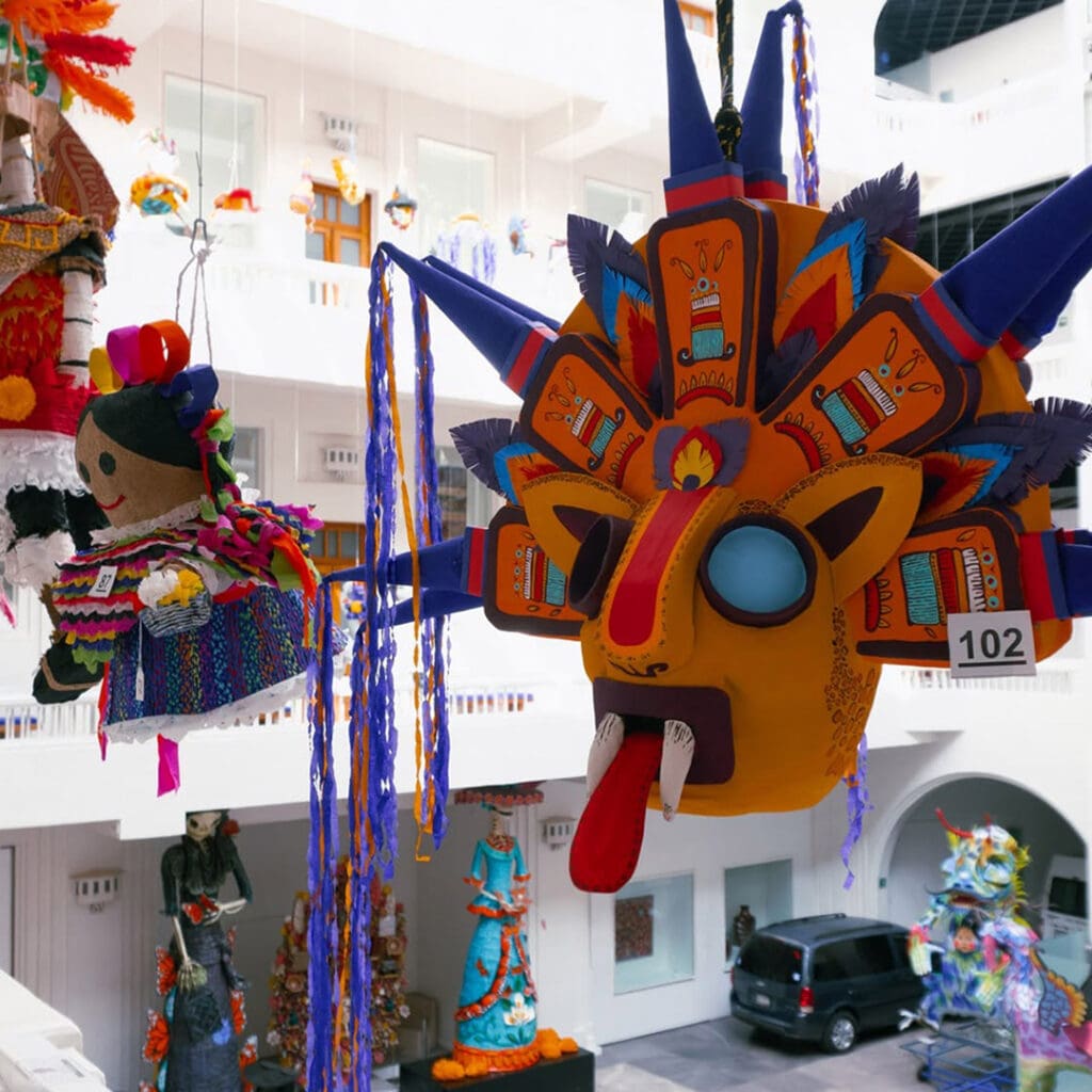 Exposición de Piñatas Mexicanas.