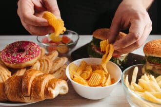 La comida chatarra bajo la lupa: qué debes saber sobre su regulación en México